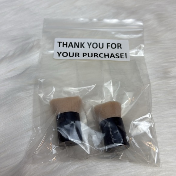 bareMinerals BEAUTIFUL FINISH FOUNDATION BRUSH Makeup Brush Set - Black and Tan - Picture 11 of 11